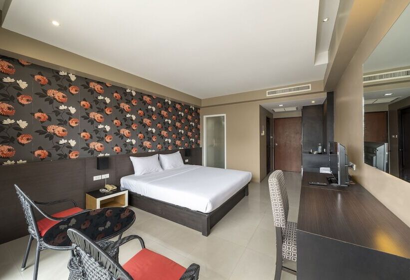 اتاق سوپریور با چشم‌انداز شهر, Welcome Plaza Hotel Pattaya