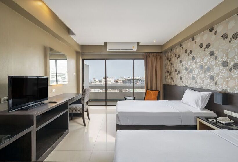 اتاق سوپریور با چشم‌انداز شهر, Welcome Plaza Hotel Pattaya