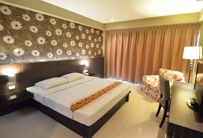 Номер Deluxe Вид на Бассейн, Welcome Plaza Hotel Pattaya