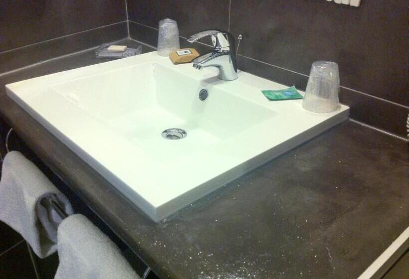 패밀리 룸, Le Mas Des Ecureuils