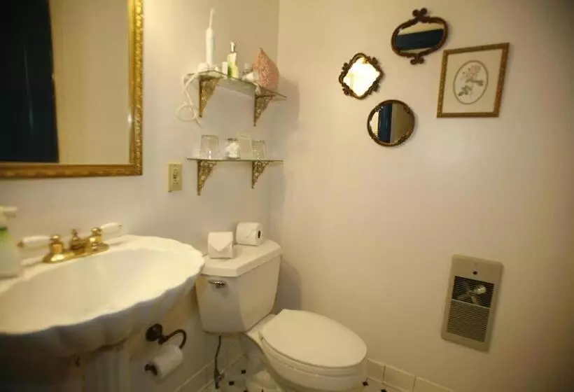 キングサイズベッドのスーペリアルーム, Parsonage Inn Bed And Breakfast