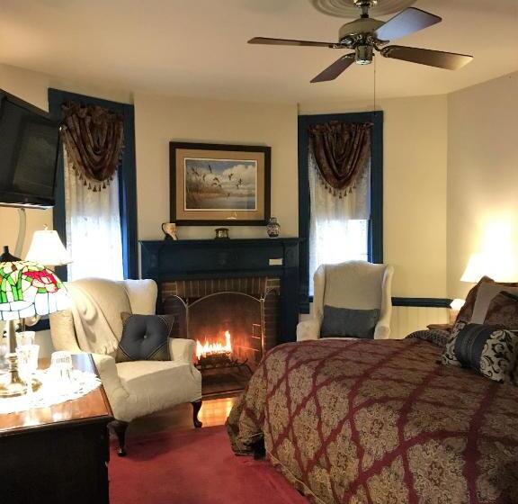 디럭스 룸 킹사이즈 침대, Parsonage Inn Bed And Breakfast