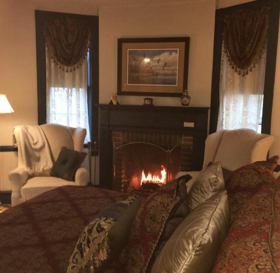Номер Superior Кровать Кинг, Parsonage Inn Bed And Breakfast