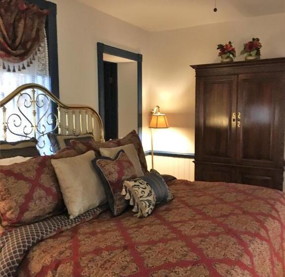 디럭스 룸 킹사이즈 침대, Parsonage Inn Bed And Breakfast