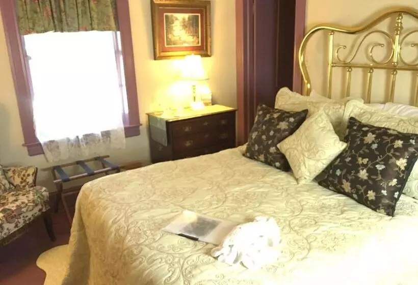 バルコニー付きスタンダードルーム, Parsonage Inn Bed And Breakfast