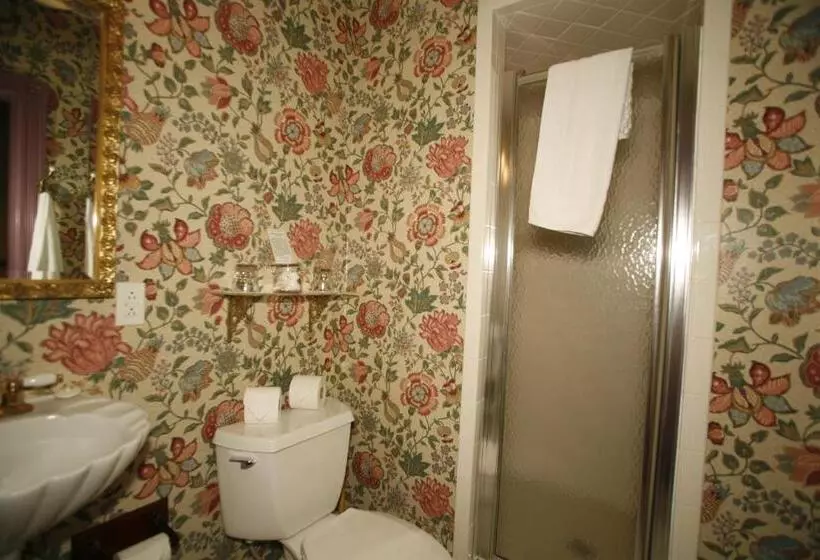 バルコニー付きスタンダードルーム, Parsonage Inn Bed And Breakfast