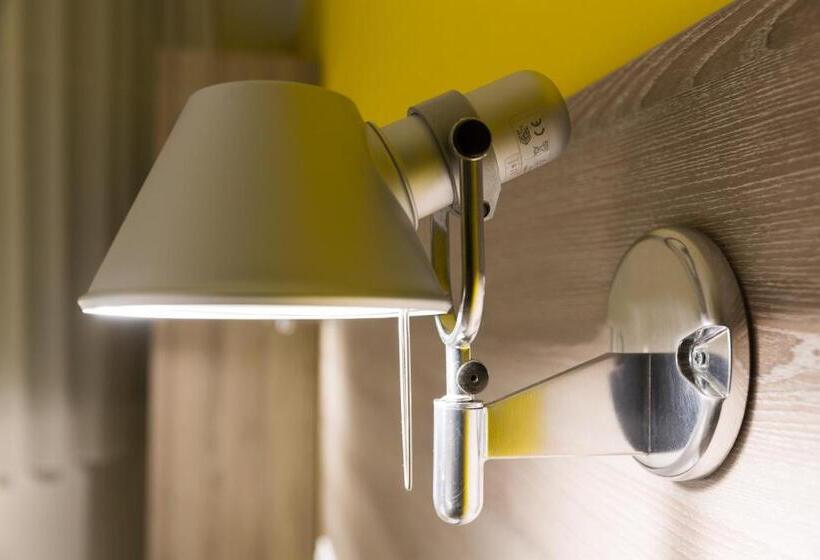 Номер Стандарт, The Originals City, Hôtel Nevers Centre Gare