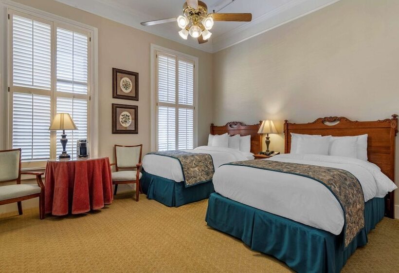 스탠다드 룸 더블 침대 2개, Windsor Hotel, Ascend Hotel Collection