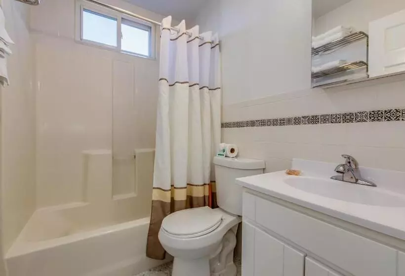家族用バンガロー, Colonial Shores Resort