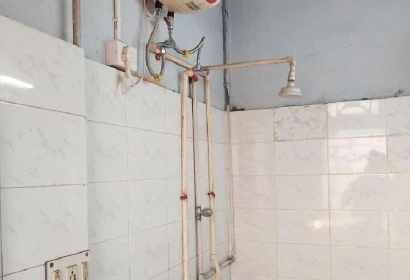 スタンダードルーム, Broadway