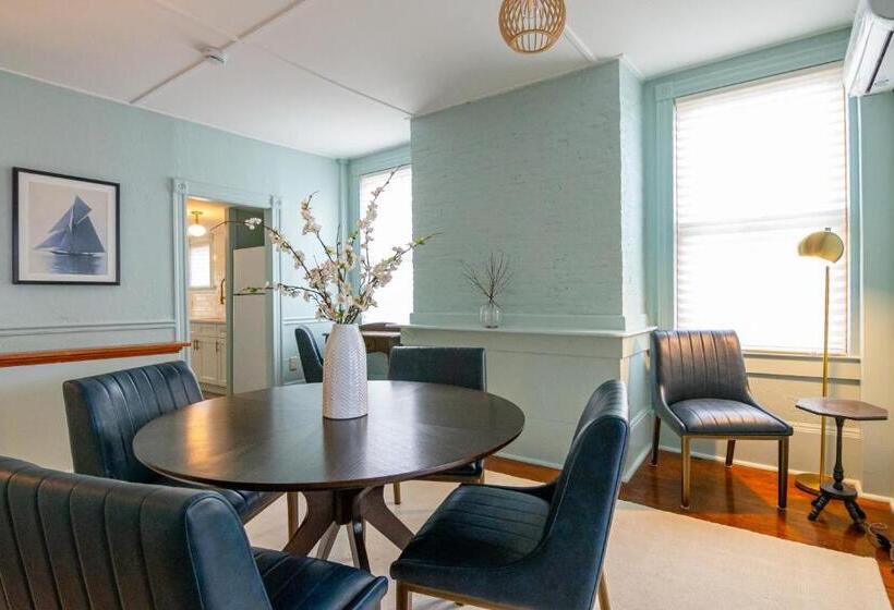 Family Suite, The Burbank Rose Inn