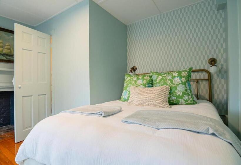 Номер Стандарт, The Burbank Rose Inn