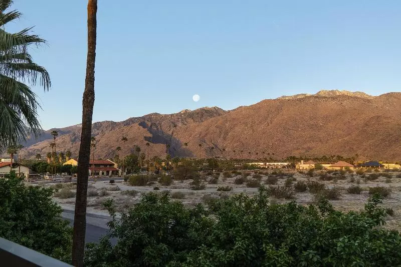 スイート, Courtyard By Marriott Palm Springs