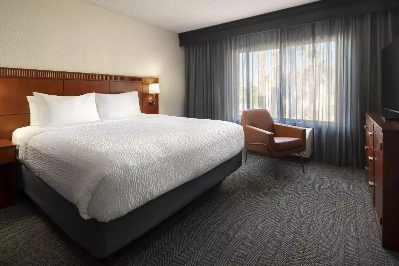 スイート, Courtyard By Marriott Palm Springs