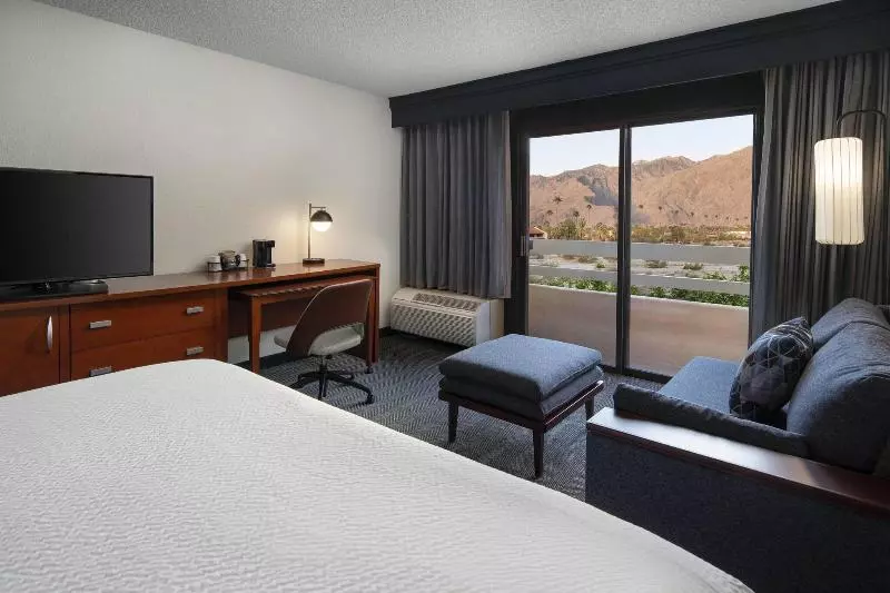キングサイズベッドのスタンダードルーム, Courtyard By Marriott Palm Springs