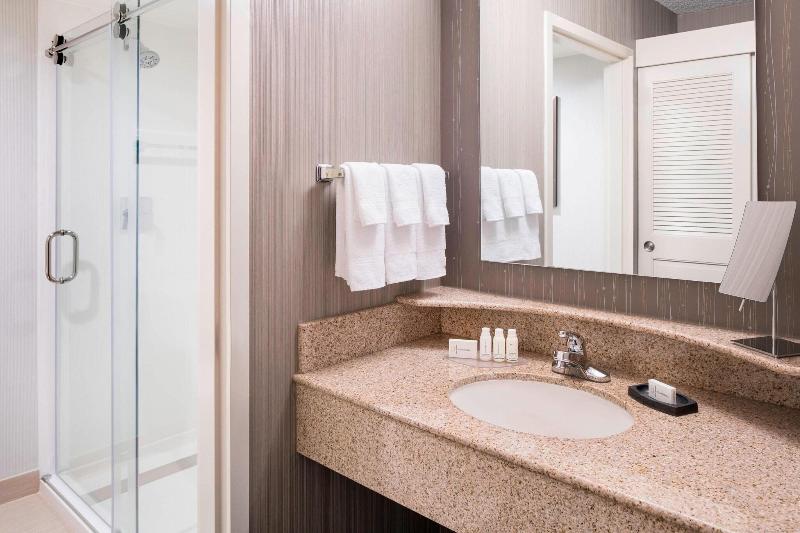 Люкс Кровать Кинг, Courtyard By Marriott San Mateo Foster City