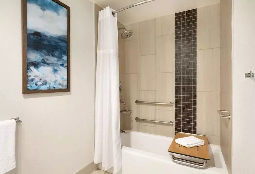 身障者適用スイートルーム, Embassy Suites By Hilton Monterey Bay Seaside