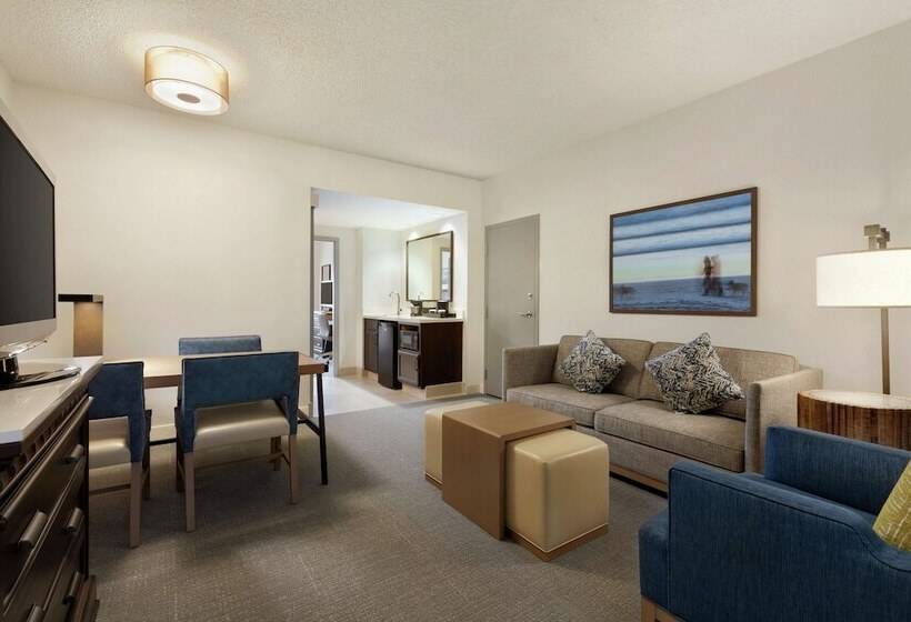 Люкс 2 Спальни, Embassy Suites By Hilton Monterey Bay Seaside