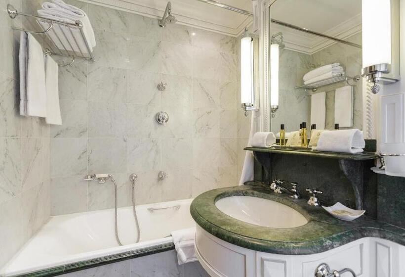 クラシックルーム, Luxembourg Parc