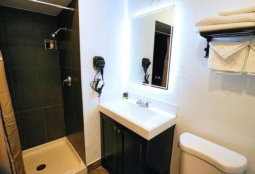اتاق استاندارد با تخت بزرگ, Seaside Inn & Suites