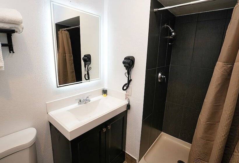 غرفة قياسية سرير كينج, Seaside Inn & Suites