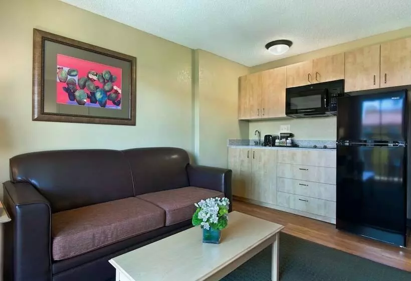 Suite Queen Bed, Oxford Suites Lancaster
