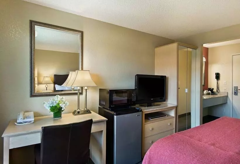 اتاق استاندارد با تخت بزرگ, Oxford Suites Lancaster