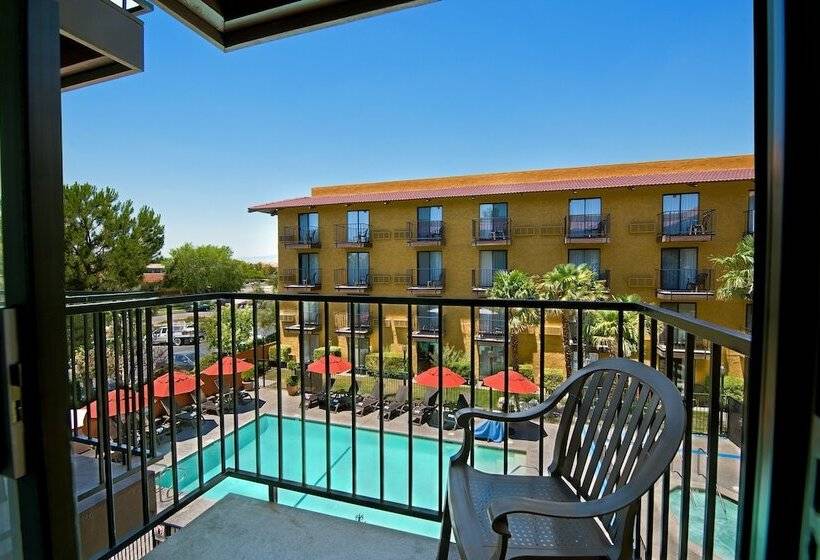 غرفة قياسية سرير كينج, Oxford Suites Lancaster