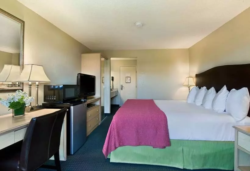 اتاق استاندارد با تخت بزرگ, Oxford Suites Lancaster