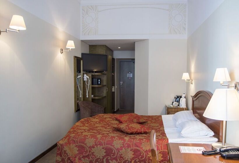 اتاق سوپریور, St. Barbara