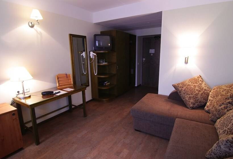 اتاق خانوادگی, St. Barbara