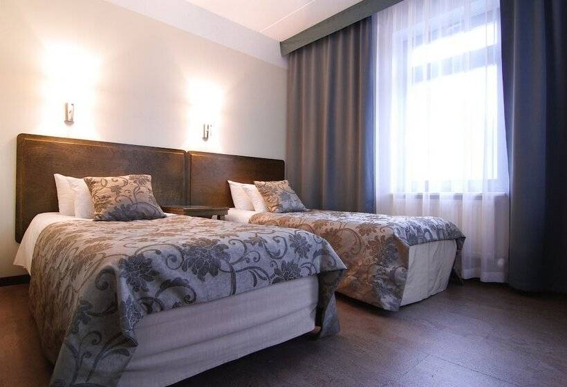 اتاق خانوادگی, St. Barbara