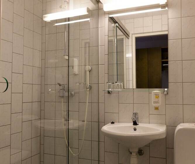 اتاق استاندارد یک نفره, St. Barbara