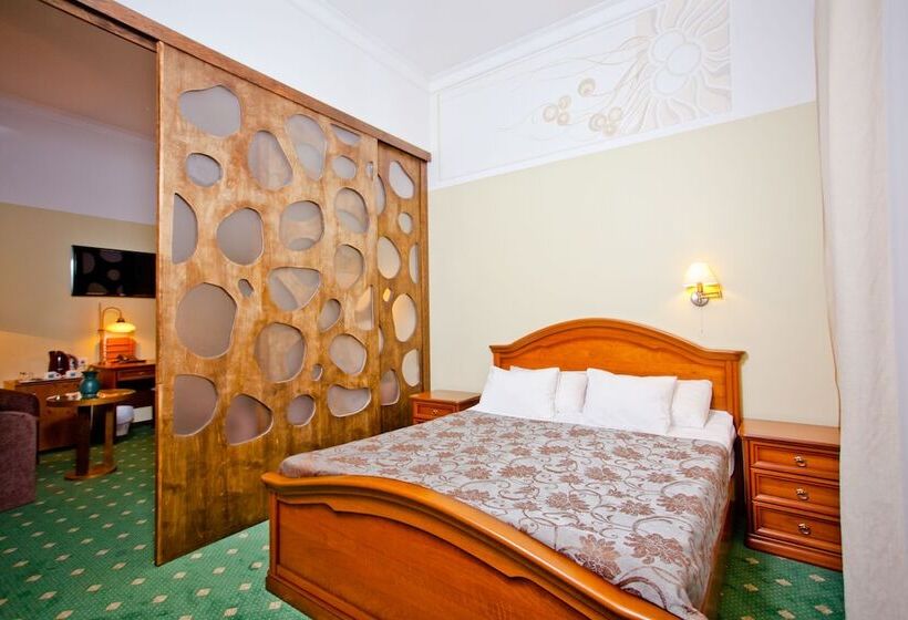 سوییت جونیور, St. Barbara