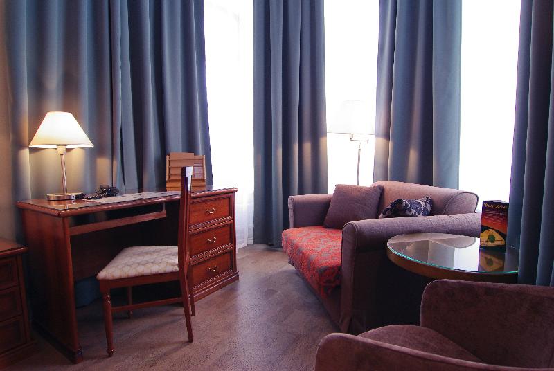 اتاق سوپریور, St. Barbara