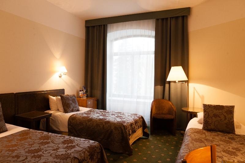 اتاق استاندارد سه نفره, St. Barbara