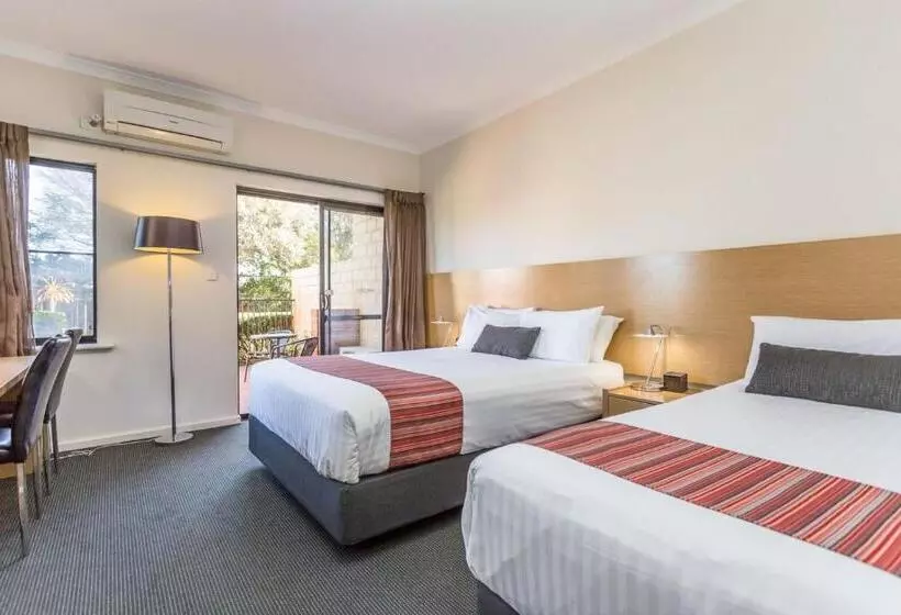 اتاق لوکس سه تخته, Country Comfort Perth