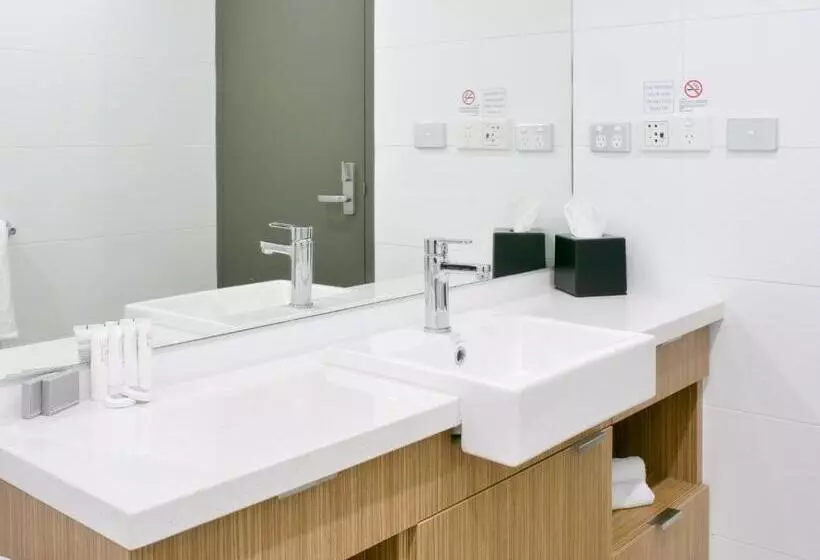 اتاق اجرایی, Country Comfort Perth