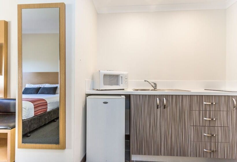 带大床的豪华间, Country Comfort Perth