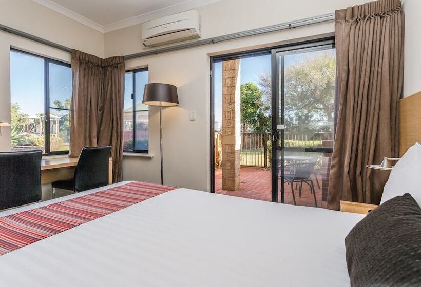 스탠다드 룸 킹사이즈 침대, Country Comfort Perth