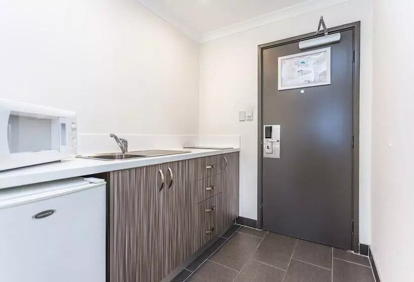 اتاق لوکس سه تخته, Country Comfort Perth