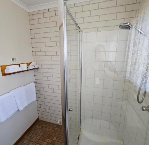 패밀리 룸, Alfred Motor Inn