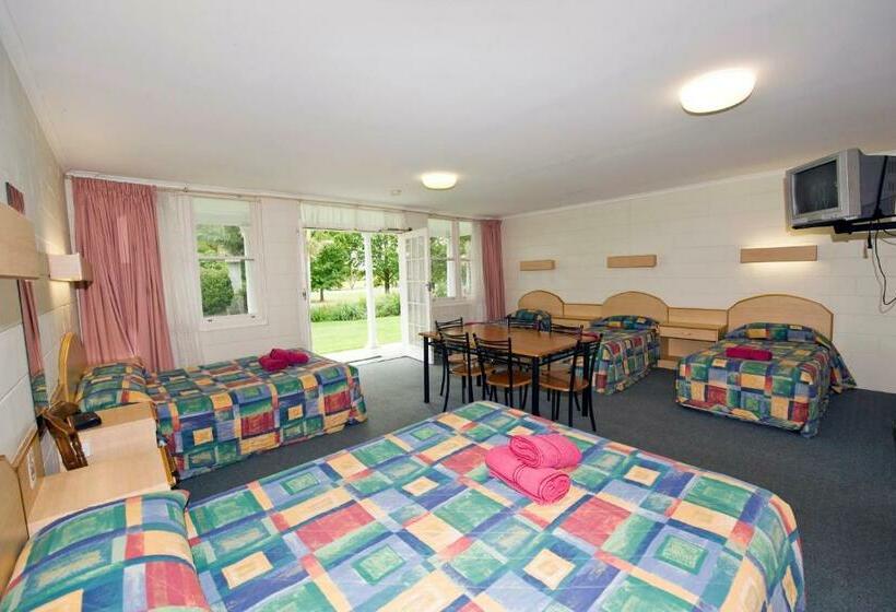 חדר משפתחתי סופריור, Colonial Court Motor Inn