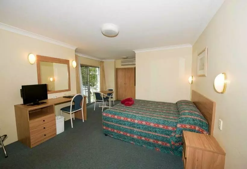 Deluxe-huone Parveke, Colonial Court Motor Inn