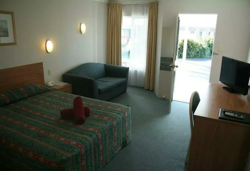 Deluxe-huone Parveke, Colonial Court Motor Inn