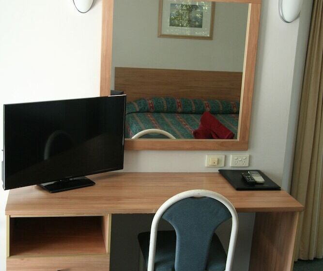 חדר סטנדרט, Colonial Court Motor Inn