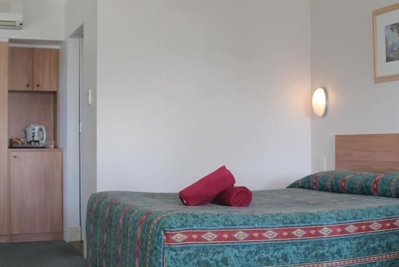 Номер Стандарт, Colonial Court Motor Inn