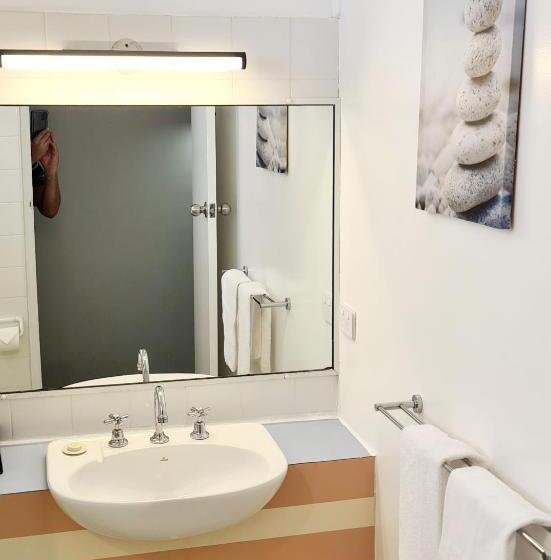 חדר סטנדרט עם מרפסת, Golden Sands Motor Inn