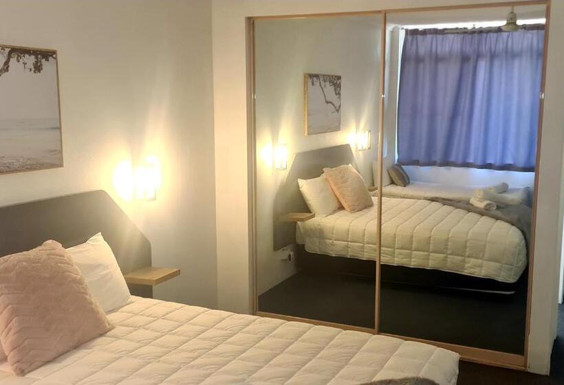 חדר סטנדרט עם מרפסת, Golden Sands Motor Inn