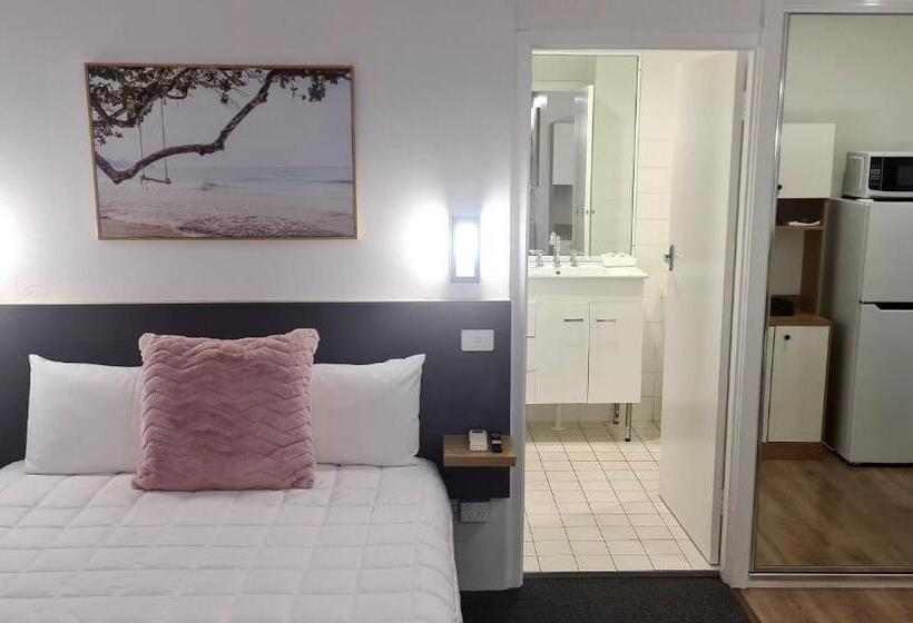 סוויטה משפחתית, Golden Sands Motor Inn